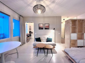 Cozy Studio next to Metro & Mall